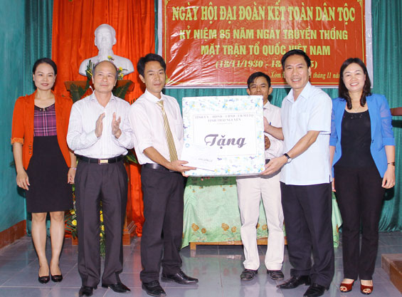 Tưng bừng Ngày hội Đại đoàn kết toàn dân tộc 